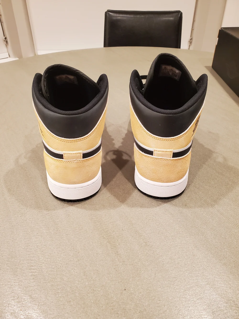Jordan 1 Mid SE FLIGHT CLUB
